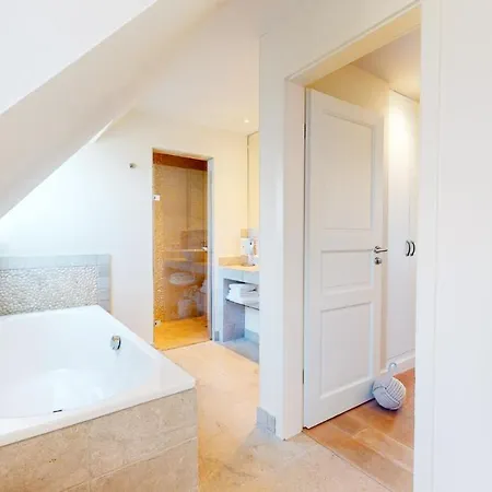 Beachhouse 6 Apartment