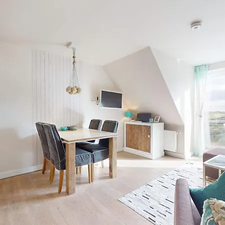 Apartment Beachhouse 6 *